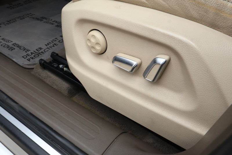 Audi Q5 Vehicle Full-screen Gallery Image 21