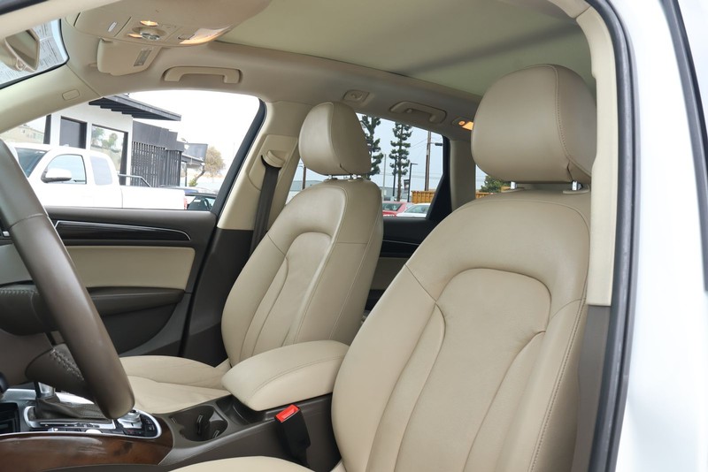 Audi Q5 Vehicle Full-screen Gallery Image 22