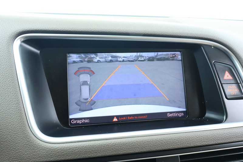 Audi Q5 Vehicle Full-screen Gallery Image 33