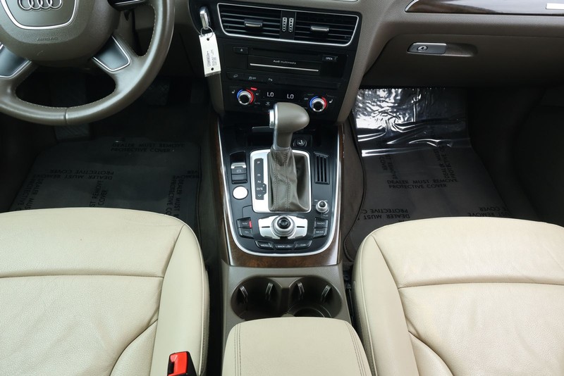 Audi Q5 Vehicle Full-screen Gallery Image 34