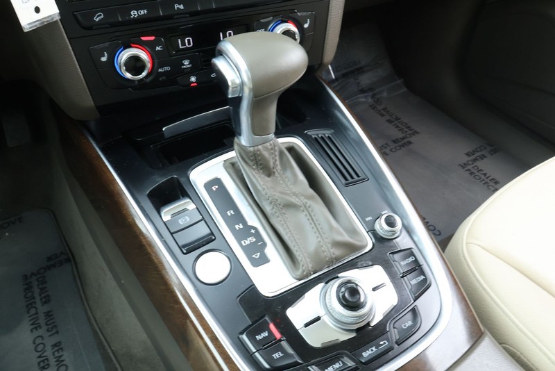 Audi Q5 Vehicle Full-screen Gallery Image 36