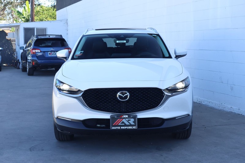 Mazda CX-30 Vehicle Full-screen Gallery Image 02