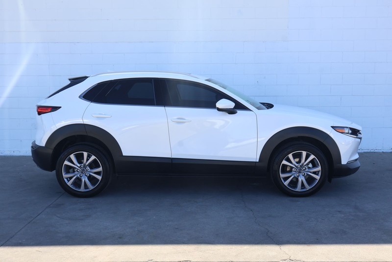 Mazda CX-30 Vehicle Full-screen Gallery Image 04