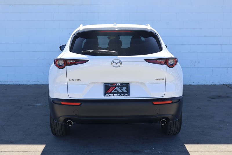 Mazda CX-30 Vehicle Full-screen Gallery Image 06