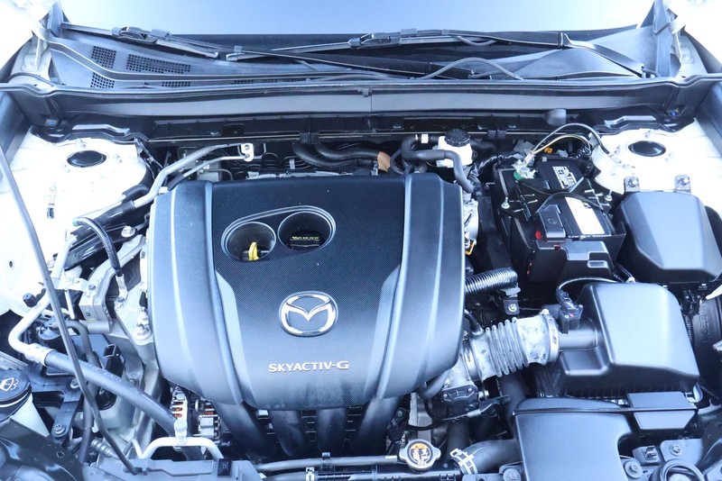 Mazda CX-30 Vehicle Full-screen Gallery Image 15