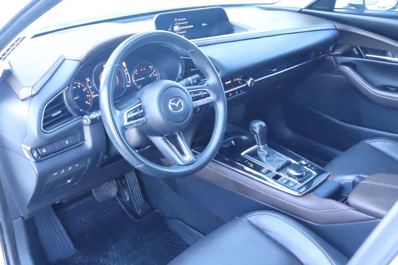 Mazda CX-30 Vehicle Full-screen Gallery Image 19