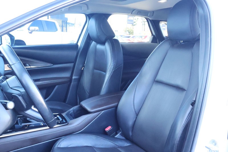 Mazda CX-30 Vehicle Full-screen Gallery Image 21