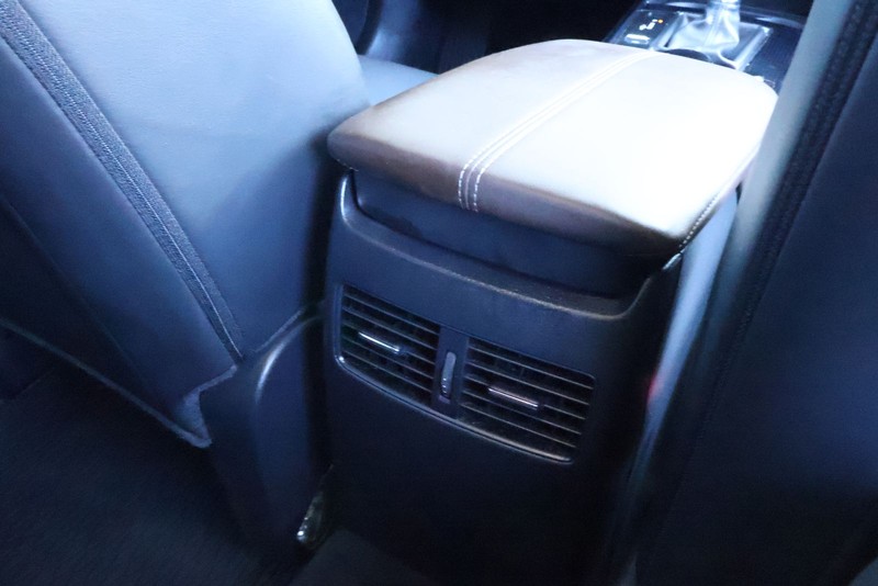 Mazda CX-30 Vehicle Full-screen Gallery Image 26