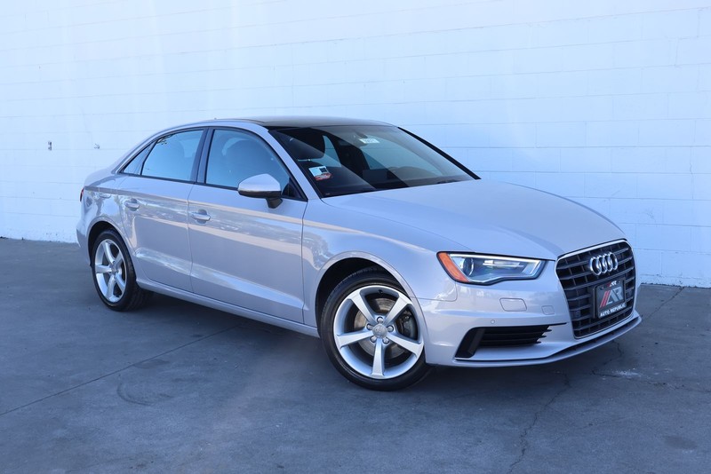 Audi A3 Vehicle Full-screen Gallery Image 01