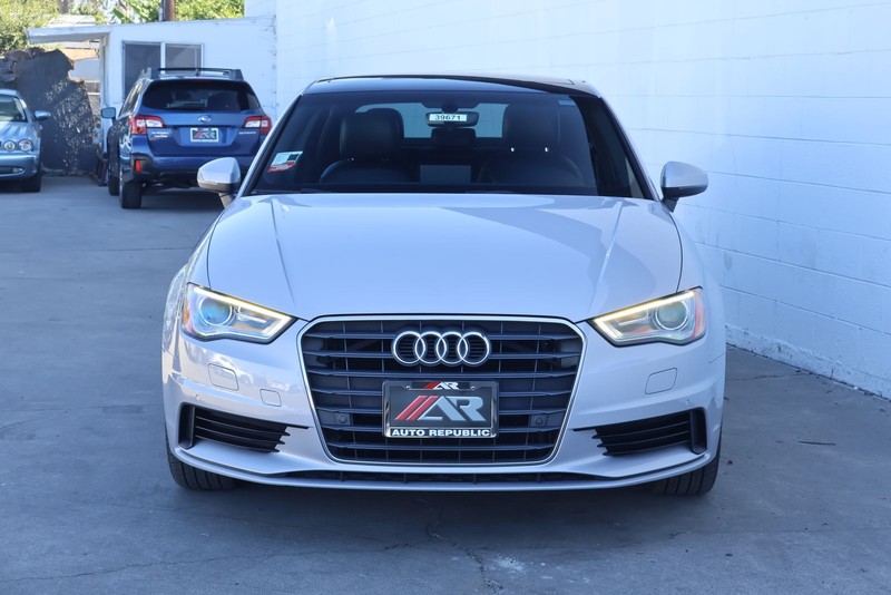 Audi A3 Vehicle Full-screen Gallery Image 02