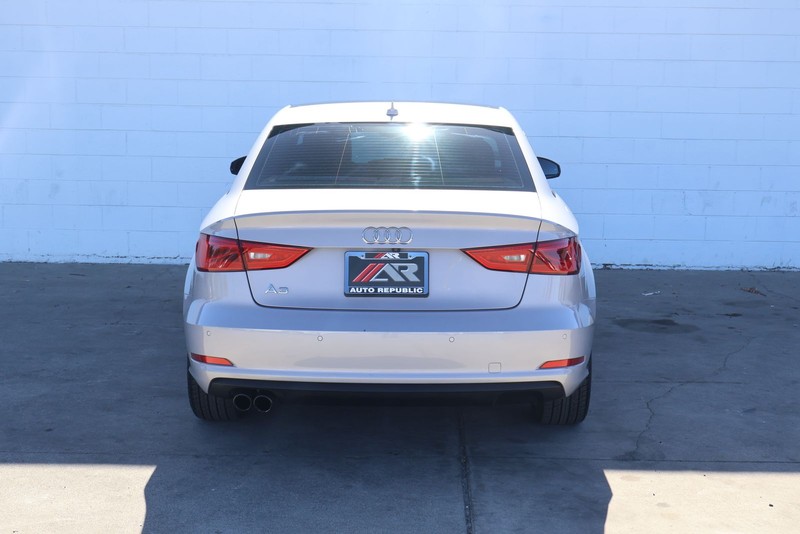 Audi A3 Vehicle Full-screen Gallery Image 06