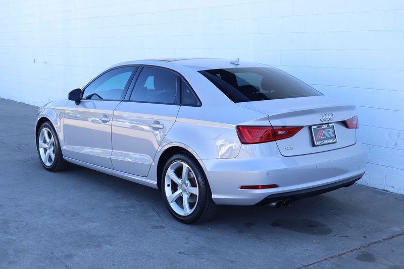 Audi A3 Vehicle Full-screen Gallery Image 10