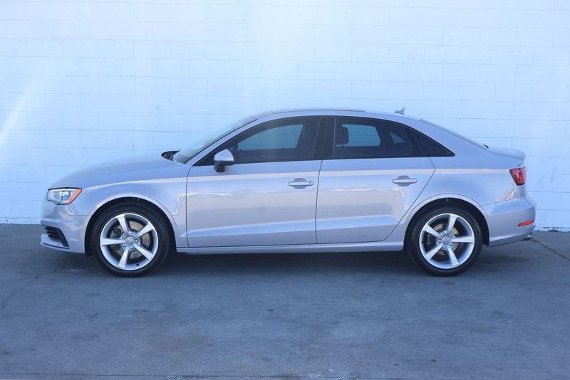 Audi A3 Vehicle Full-screen Gallery Image 11