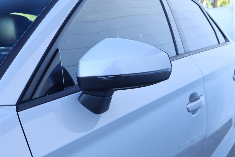 Audi A3 Vehicle Full-screen Gallery Image 13