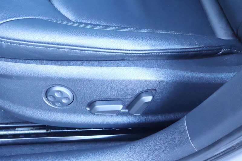 Audi A3 Vehicle Full-screen Gallery Image 19