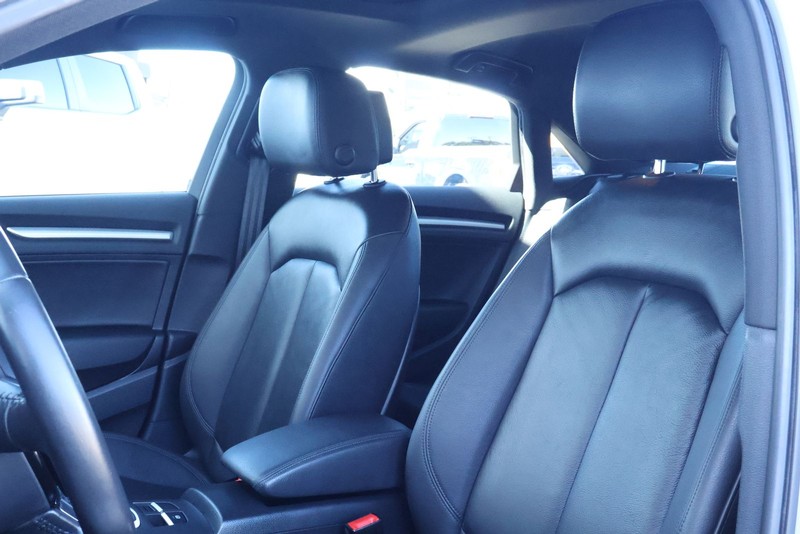 Audi A3 Vehicle Full-screen Gallery Image 20