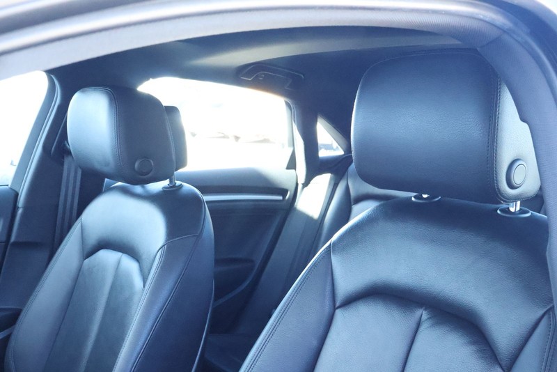 Audi A3 Vehicle Full-screen Gallery Image 21