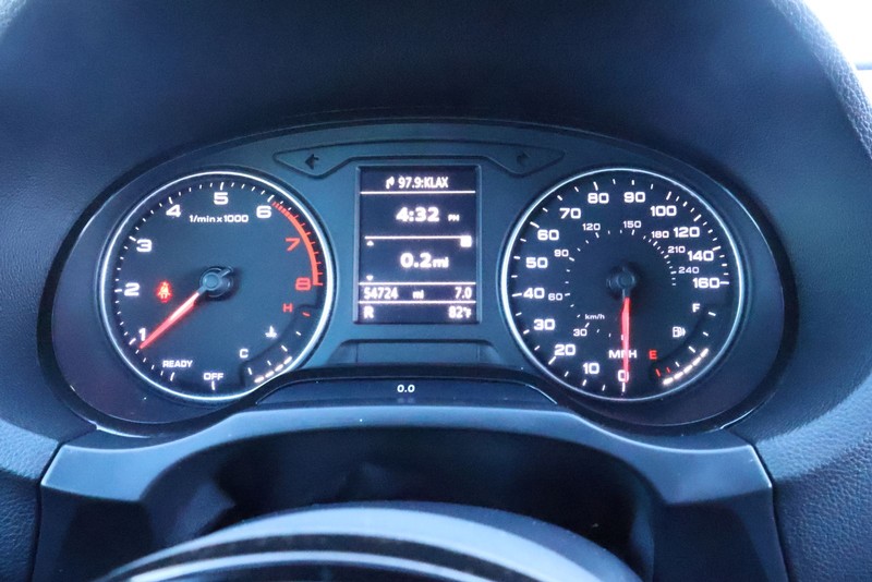Audi A3 Vehicle Full-screen Gallery Image 27