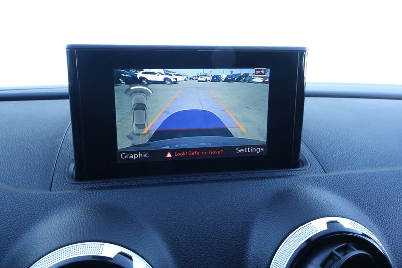 Audi A3 Vehicle Full-screen Gallery Image 30