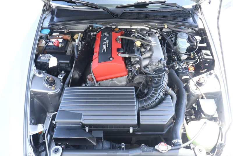 Honda S2000 Vehicle Full-screen Gallery Image 14