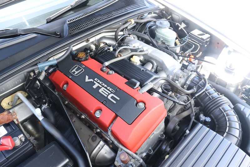 Honda S2000 Vehicle Full-screen Gallery Image 15