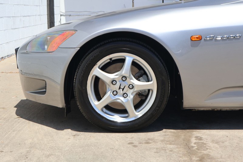 Honda S2000 Vehicle Full-screen Gallery Image 16