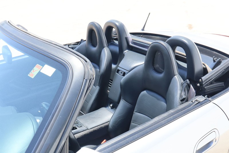 Honda S2000 Vehicle Full-screen Gallery Image 20