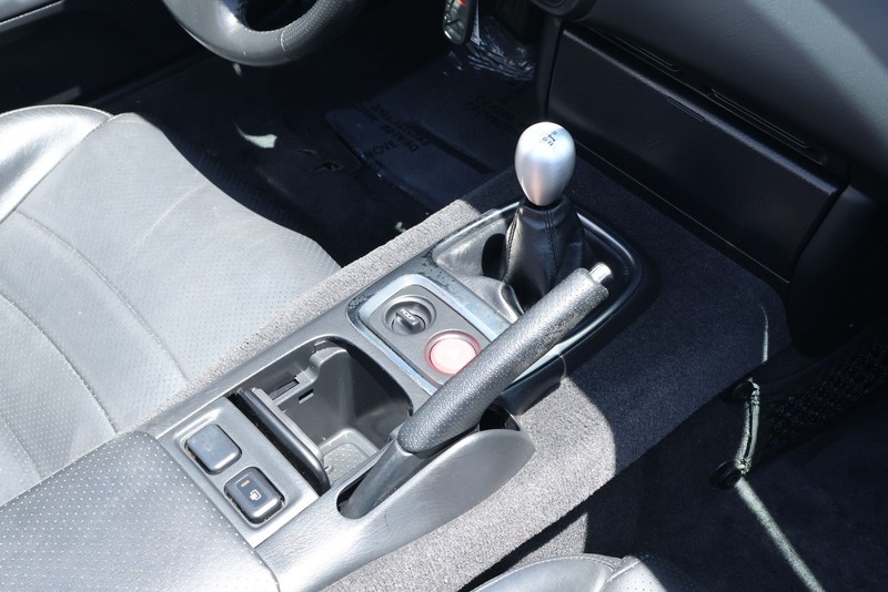 Honda S2000 Vehicle Full-screen Gallery Image 31