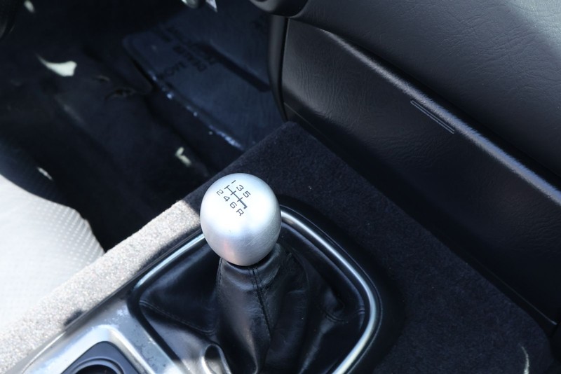 Honda S2000 Vehicle Full-screen Gallery Image 32