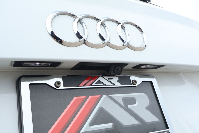 Audi Q7 Vehicle Full-screen Gallery Image 08