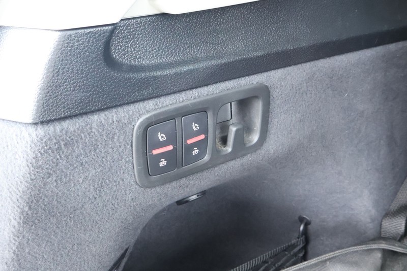 Audi Q7 Vehicle Full-screen Gallery Image 10