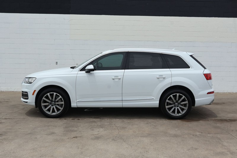 Audi Q7 Vehicle Full-screen Gallery Image 14