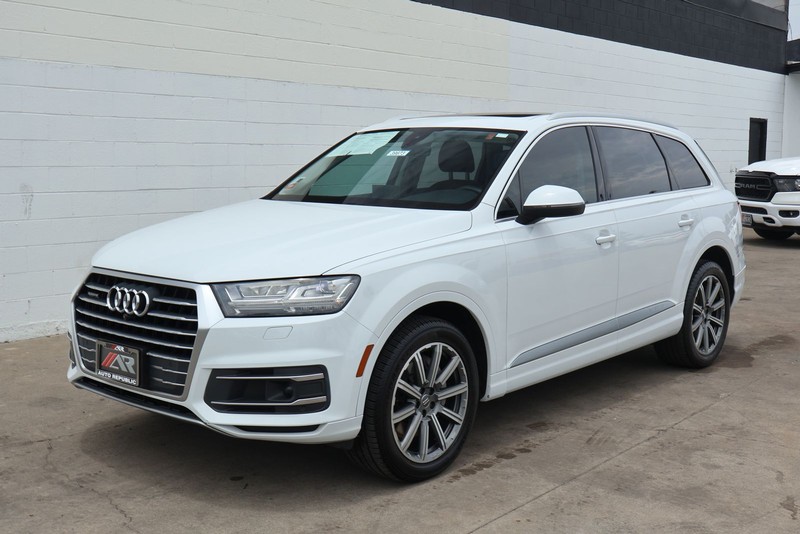 Audi Q7 Vehicle Full-screen Gallery Image 15