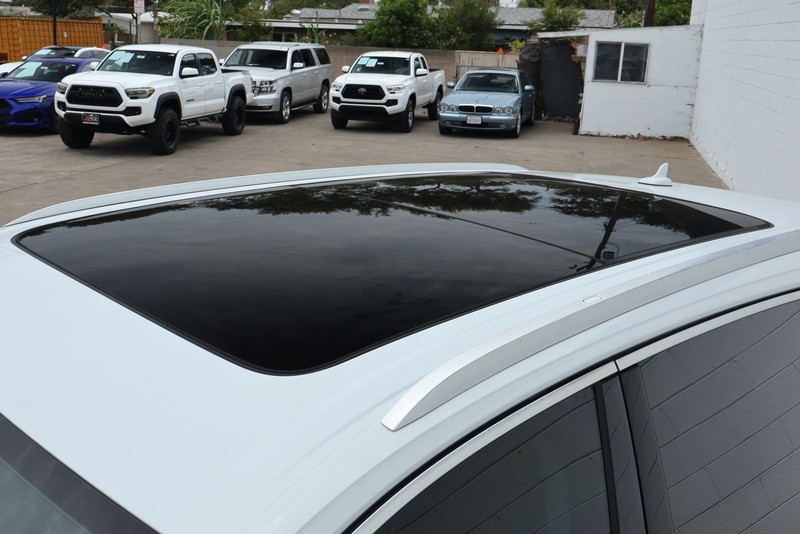 Audi Q7 Vehicle Full-screen Gallery Image 18