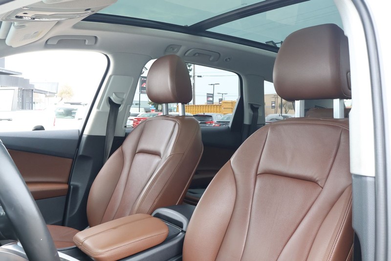 Audi Q7 Vehicle Full-screen Gallery Image 26