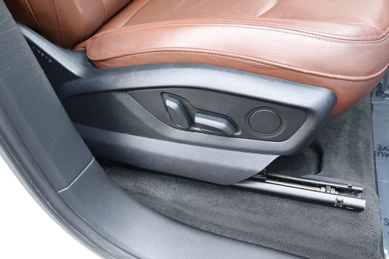 Audi Q7 Vehicle Full-screen Gallery Image 29