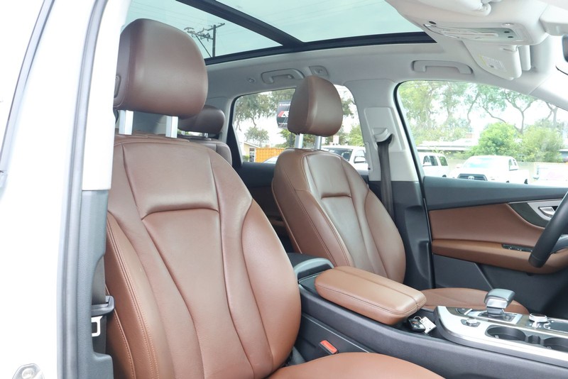 Audi Q7 Vehicle Full-screen Gallery Image 30