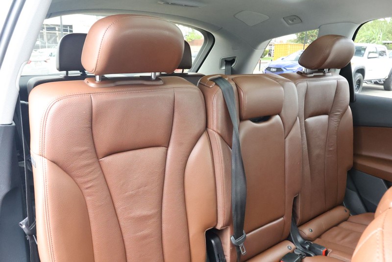 Audi Q7 Vehicle Full-screen Gallery Image 33