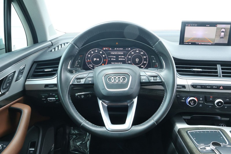 Audi Q7 Vehicle Full-screen Gallery Image 37