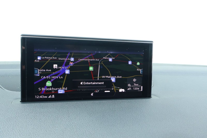 Audi Q7 Vehicle Full-screen Gallery Image 39