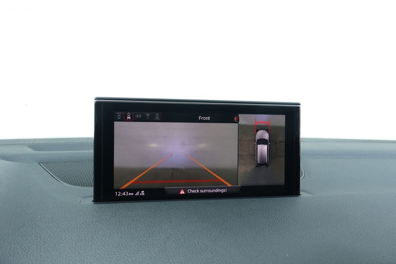 Audi Q7 Vehicle Full-screen Gallery Image 40