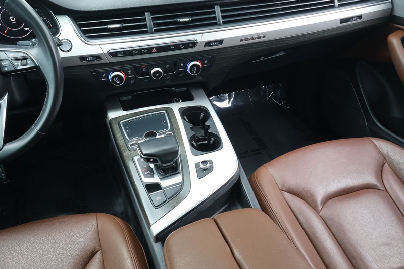 Audi Q7 Vehicle Full-screen Gallery Image 42
