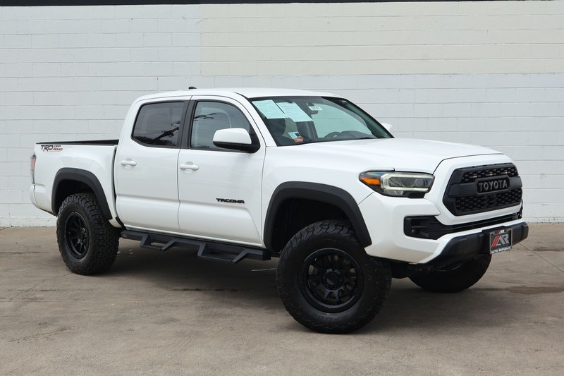 Toyota Tacoma Vehicle Full-screen Gallery Image 01