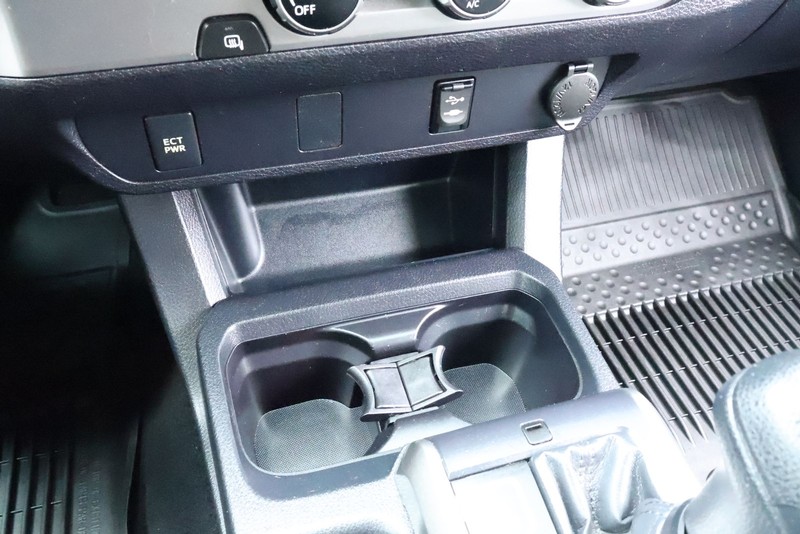 Toyota Tacoma Vehicle Full-screen Gallery Image 31