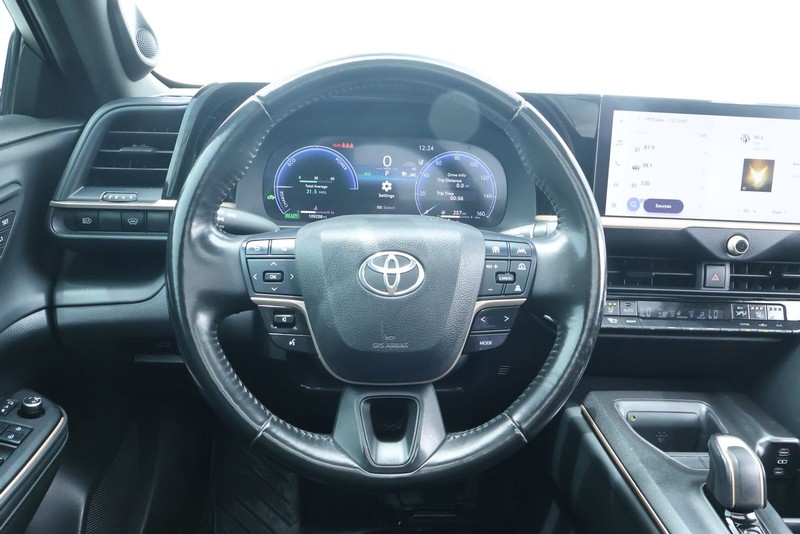 Toyota Crown Vehicle Full-screen Gallery Image 30