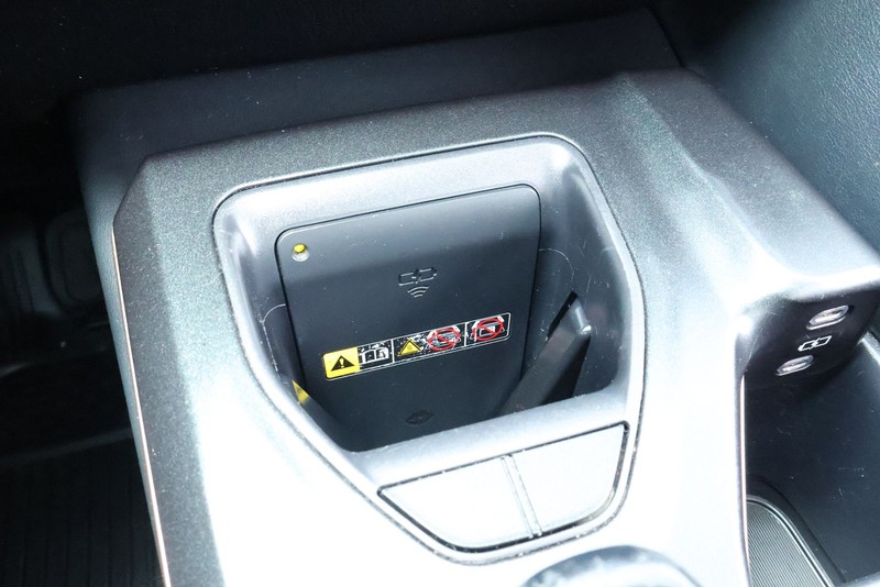 Toyota Crown Vehicle Full-screen Gallery Image 34