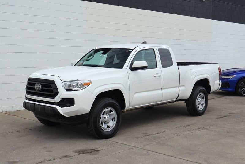 Toyota Tacoma Vehicle Full-screen Gallery Image 12