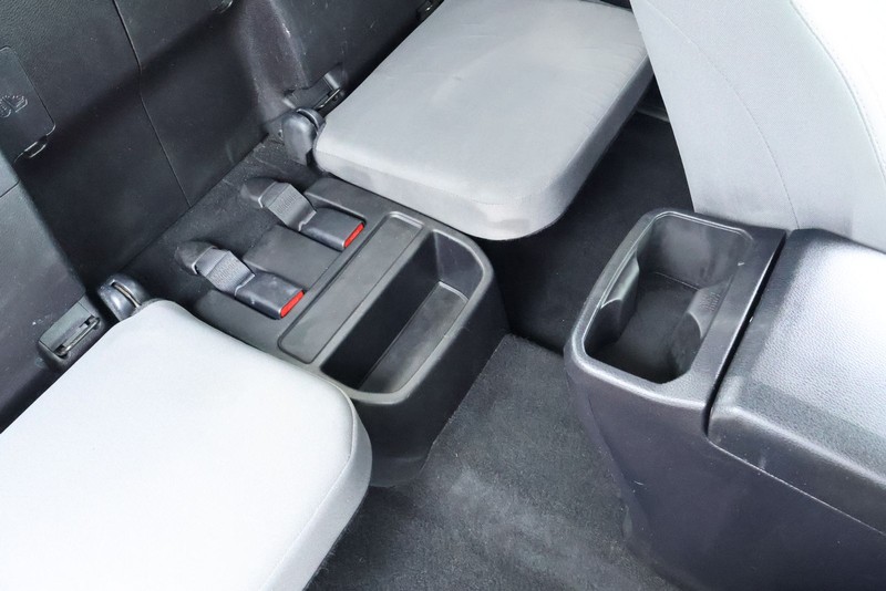 Toyota Tacoma Vehicle Full-screen Gallery Image 22