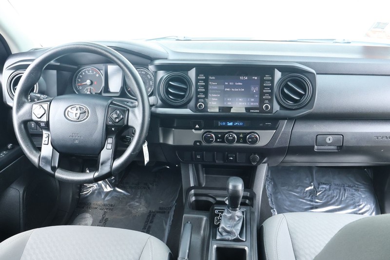 Toyota Tacoma Vehicle Full-screen Gallery Image 23