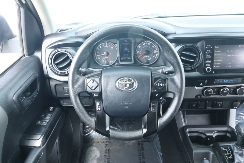 Toyota Tacoma Vehicle Full-screen Gallery Image 25